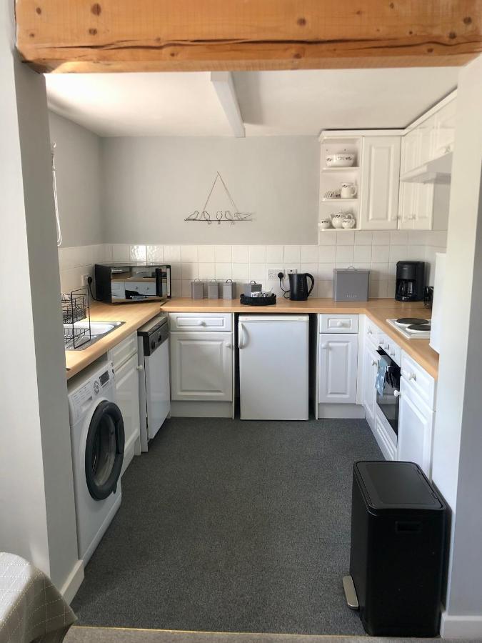 The Annexe At Walnut Tree Cottage Hope under Dinmore Екстериор снимка